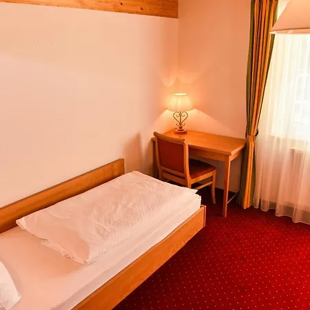 Gaestehaus Sonnenburg * Шлухзее